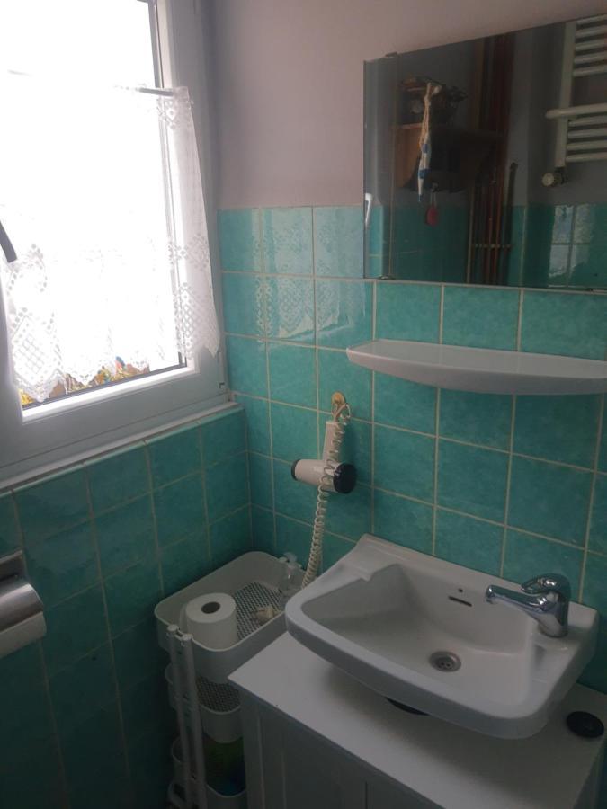 Apartment Gartenzimmer Mit Strassenbahn Zu Dom Und Messe Köln